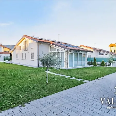 Blu Lucca- Pool And Parking 10 Min From Lucca Villa *