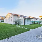 Blu Lucca- Pool And Parking 10 Min From Lucca Villa *
