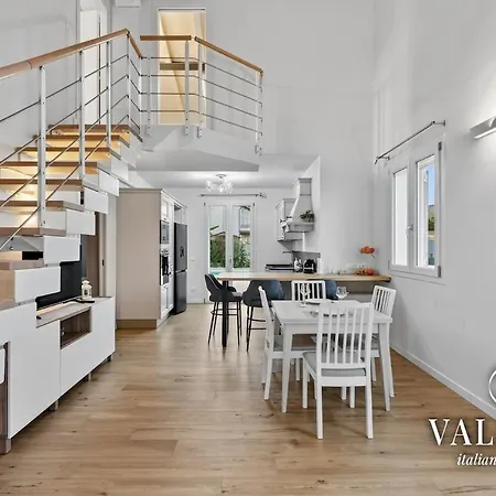Villa Blu Lucca- Pool And Parking 10 Min From Lucca *